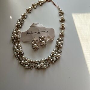 Fashion Jewelry Cream Faux Pearl Cluster Necklace with Matching Earrings